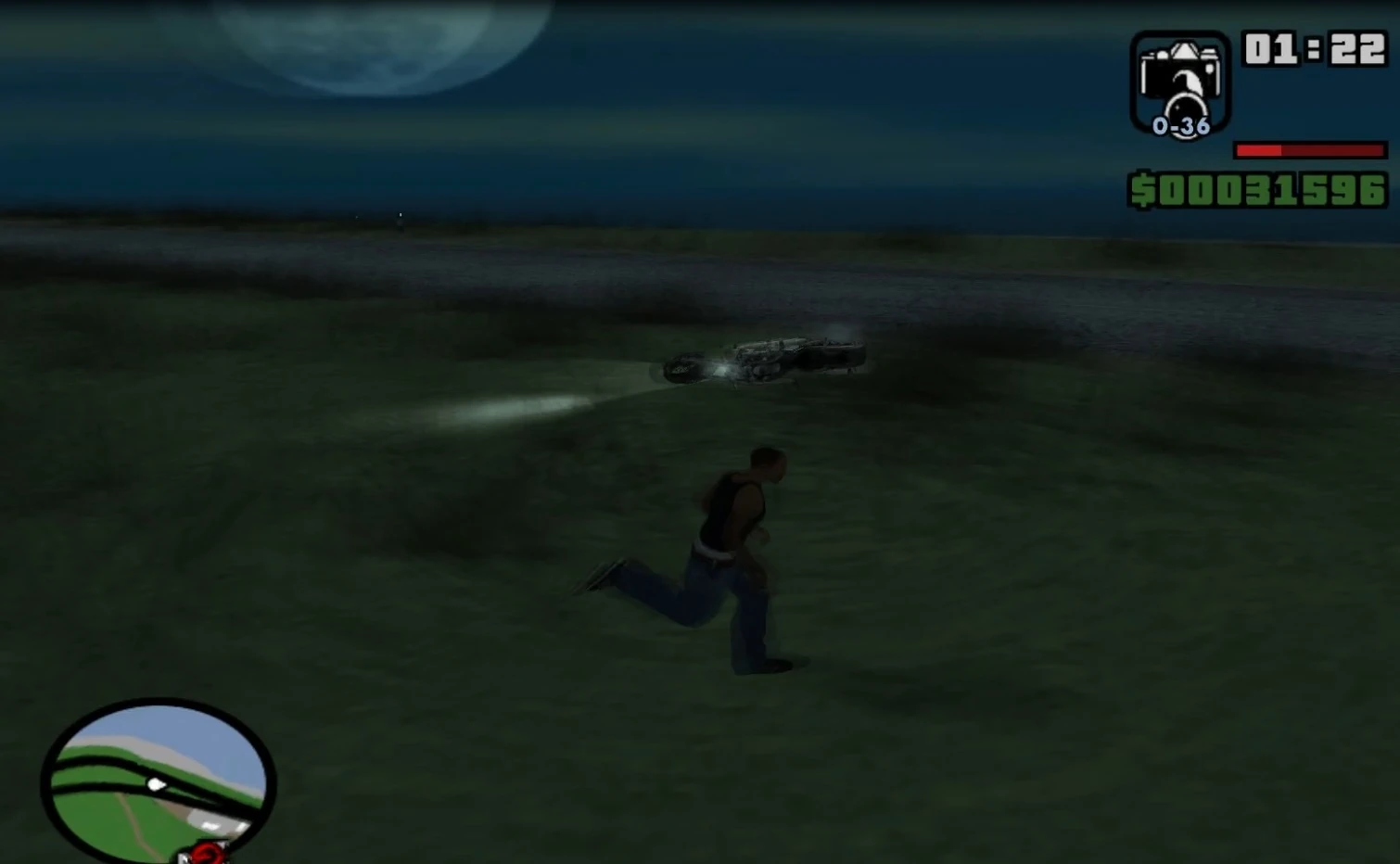 اسکرینشات کلاسیک از GTA: San Andreas که همون فضای Back O' Beyond رو نشون میده، جایی که موتورهای شبحی بدون راننده پیدا میشن.